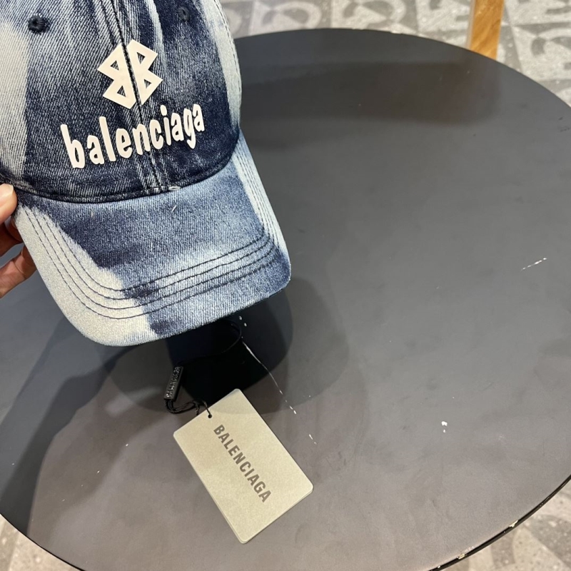 BALENCIAGA